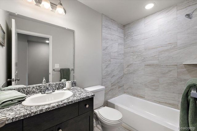 28140 DeLano Drive Unit 9I, New Baltimore, MI 48051