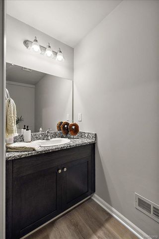 28140 DeLano Drive Unit 9I, New Baltimore, MI 48051