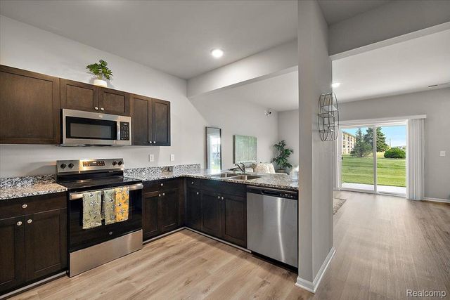 28140 DeLano Drive Unit 9I, New Baltimore, MI 48051