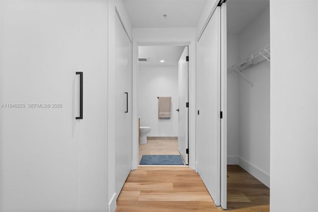 650 SW 1st St 305, Miami, FL 33130