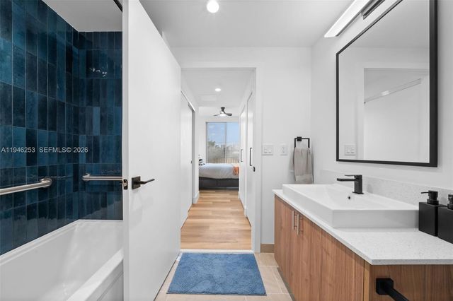 650 SW 1st St 305, Miami, FL 33130