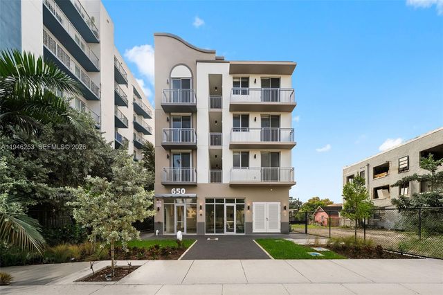 650 SW 1st St 305, Miami, FL 33130