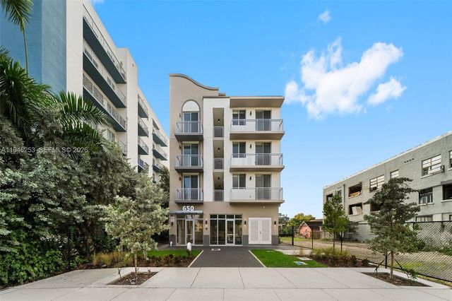 650 SW 1st St 305, Miami, FL 33130