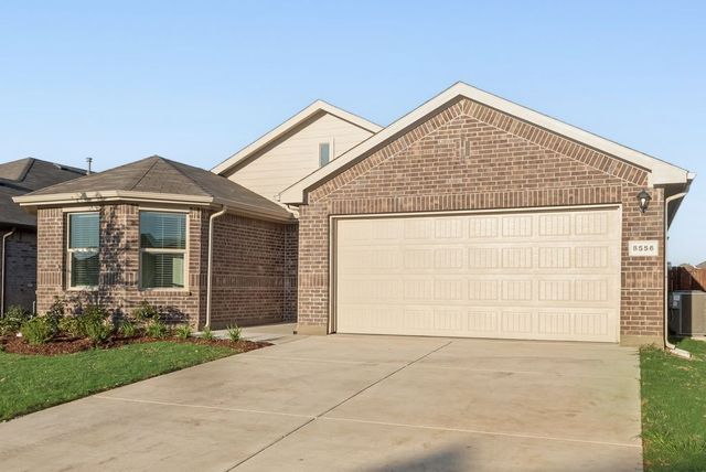 8556 Dunnstown Drive, Fort Worth, TX 76131