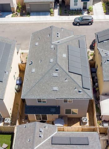 6294 E Riesling Drive E, Fresno, CA 93727