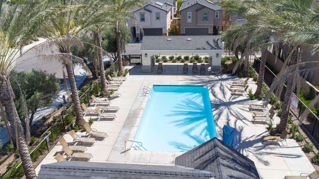 6294 E Riesling Drive E, Fresno, CA 93727