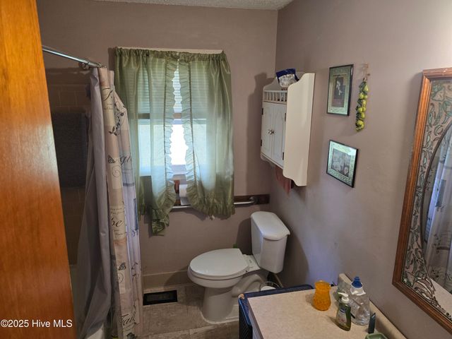 38827 Nc 903, Scotland Neck, NC 27874