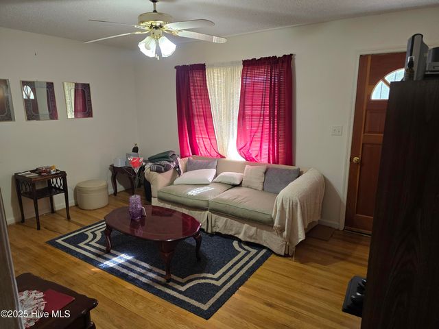 38827 Nc 903, Scotland Neck, NC 27874