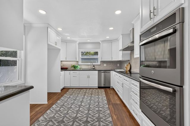 230 Meister Way, Sacramento, CA 95819