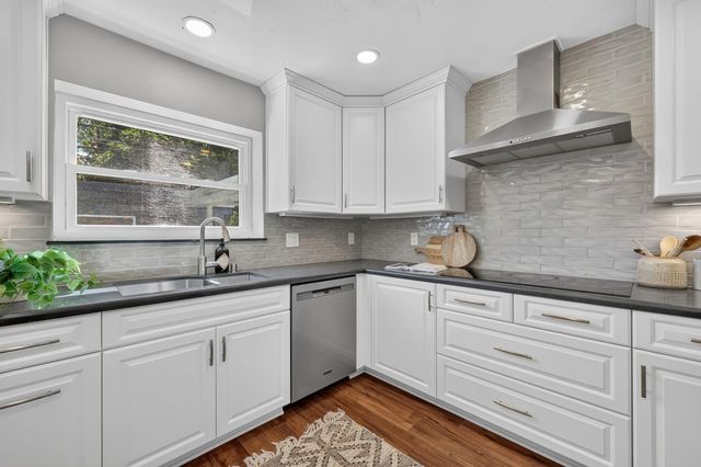 230 Meister Way, Sacramento, CA 95819