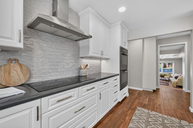 230 Meister Way, Sacramento, CA 95819