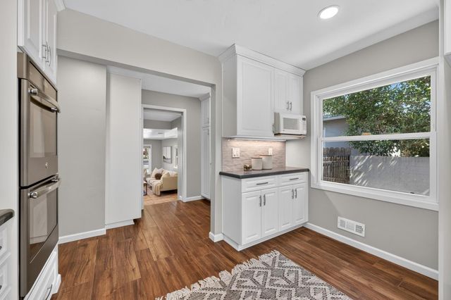 230 Meister Way, Sacramento, CA 95819