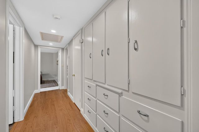 230 Meister Way, Sacramento, CA 95819