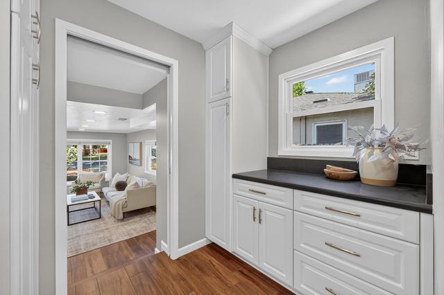 230 Meister Way, Sacramento, CA 95819
