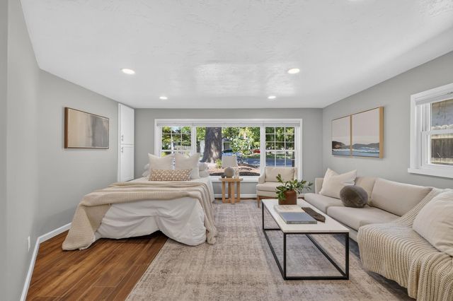 230 Meister Way, Sacramento, CA 95819