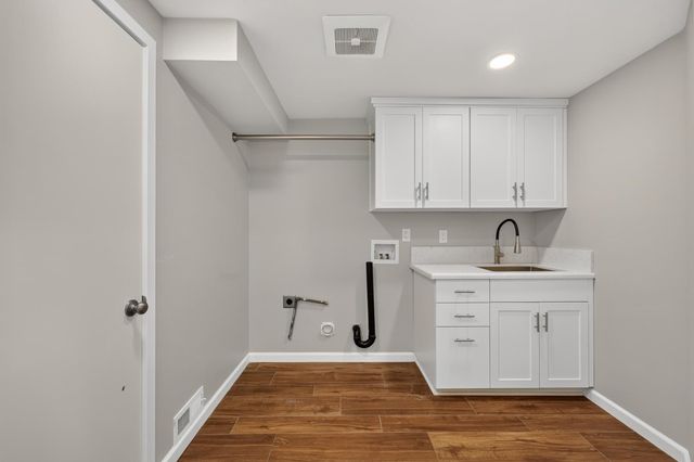 230 Meister Way, Sacramento, CA 95819