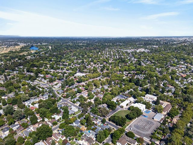 230 Meister Way, Sacramento, CA 95819