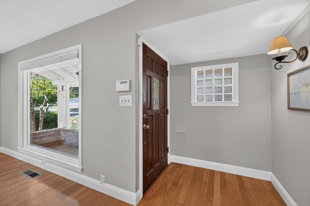 230 Meister Way, Sacramento, CA 95819