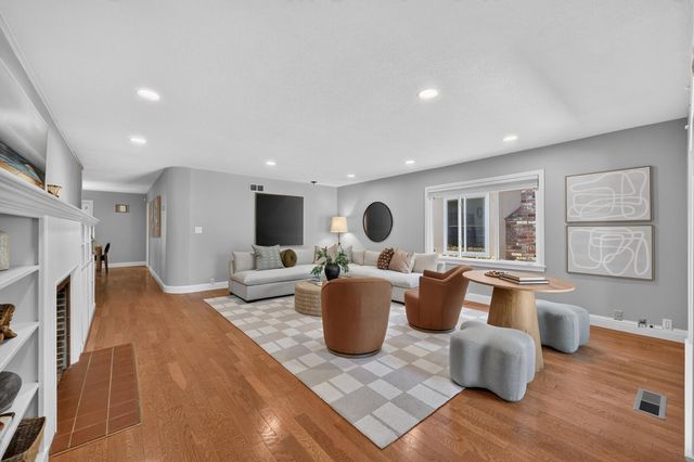230 Meister Way, Sacramento, CA 95819