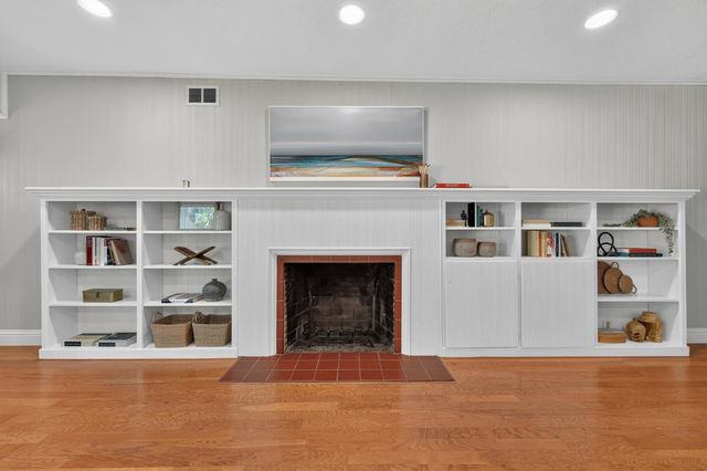 230 Meister Way, Sacramento, CA 95819
