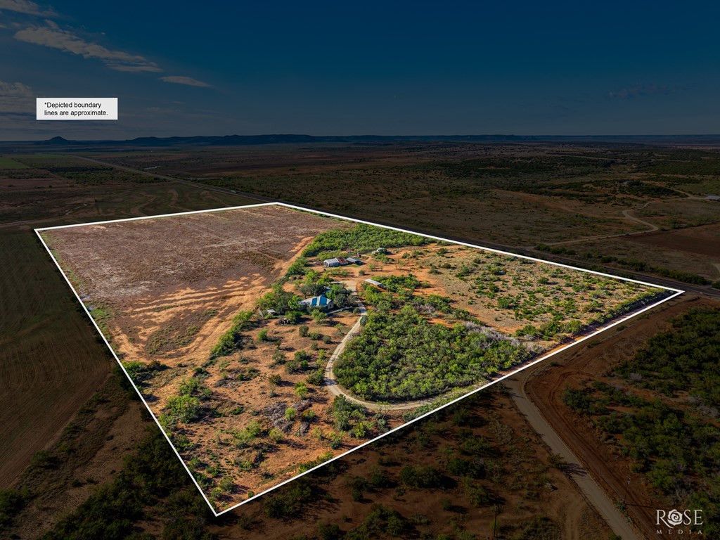 Image 19 of property listing at 201 Ratliff Road, Bronte, TX 76933