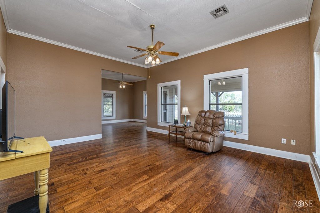 Image 26 of property listing at 201 Ratliff Road, Bronte, TX 76933