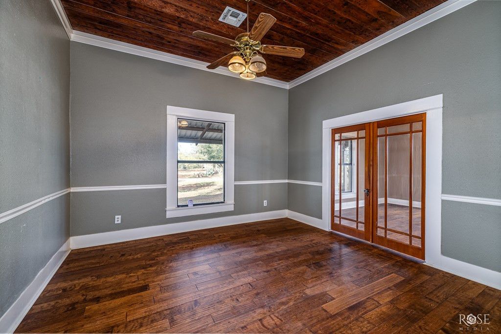 Image 28 of property listing at 201 Ratliff Road, Bronte, TX 76933