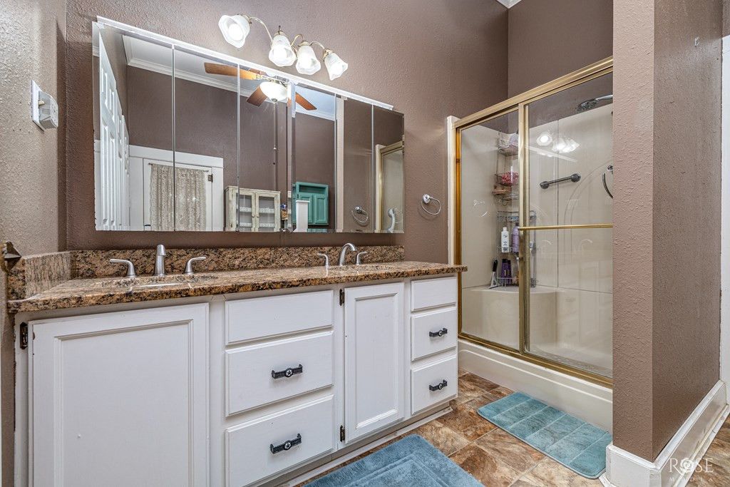 Image 36 of property listing at 201 Ratliff Road, Bronte, TX 76933