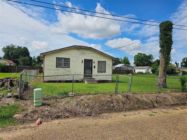 2422 Poplar Street, Lake Charles, LA 70601