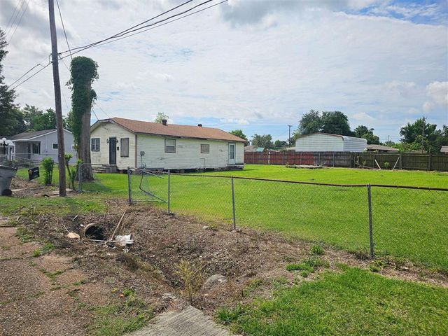 2422 Poplar Street, Lake Charles, LA 70601