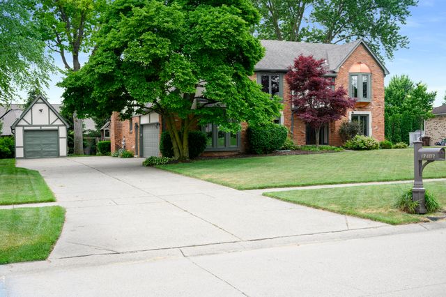 12402 Watkins Drive, Shelby Twp, MI 48315