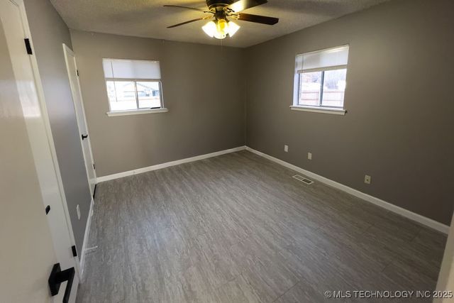 2203 S 124th East Avenue, Tulsa, OK 74129