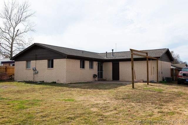 2203 S 124th East Avenue, Tulsa, OK 74129