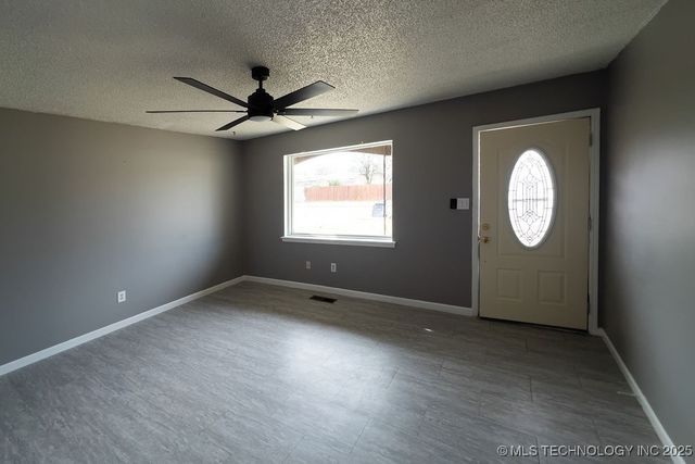 2203 S 124th East Avenue, Tulsa, OK 74129