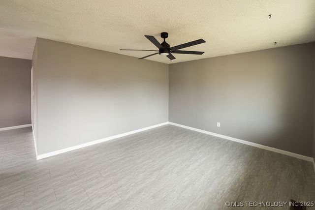 2203 S 124th East Avenue, Tulsa, OK 74129