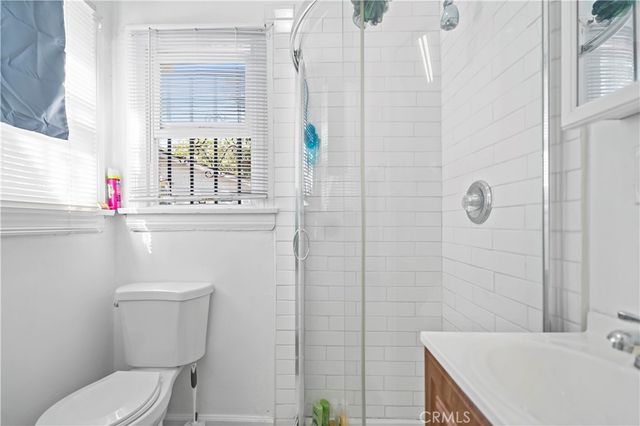 1637 W 37th Street, Los Angeles, CA 90018