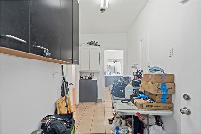 1637 W 37th Street, Los Angeles, CA 90018