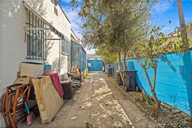 1637 W 37th Street, Los Angeles, CA 90018