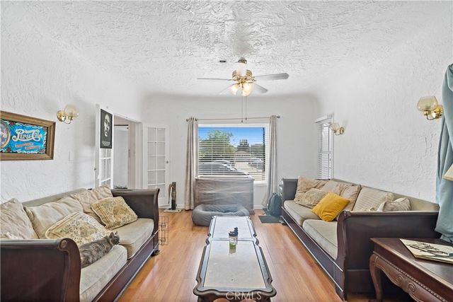 1637 W 37th Street, Los Angeles, CA 90018