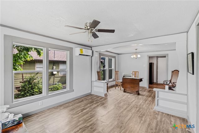 604 Burkett St, Taylor, TX 76574