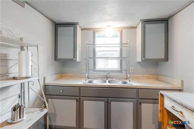 604 Burkett St, Taylor, TX 76574