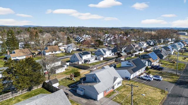 38 Dunwoodie Drive, Kingston, NY 12401