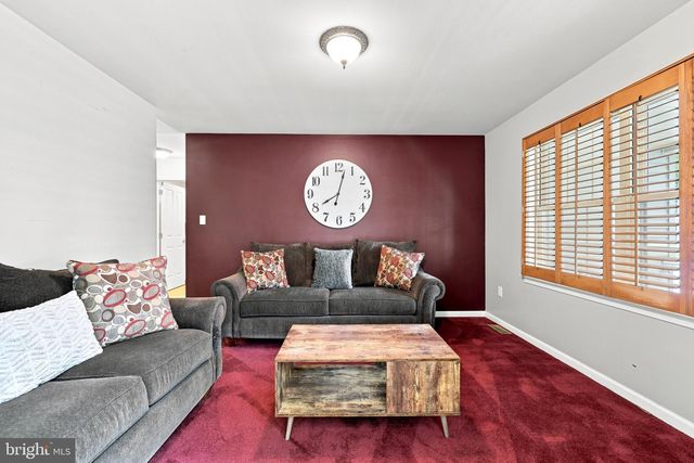 120 E JANSEN AVE, Essington, PA 19029