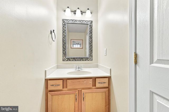 120 E JANSEN AVE, Essington, PA 19029