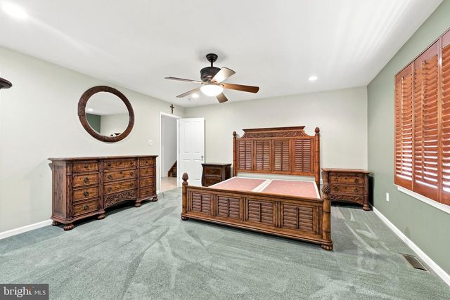120 E JANSEN AVE, Essington, PA 19029
