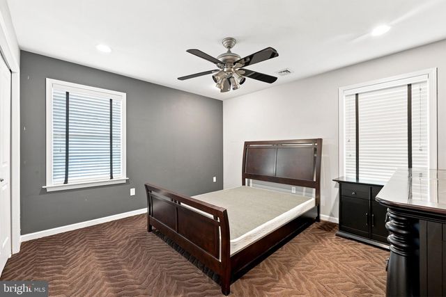 120 E JANSEN AVE, Essington, PA 19029