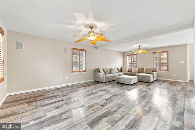 120 E JANSEN AVE, Essington, PA 19029