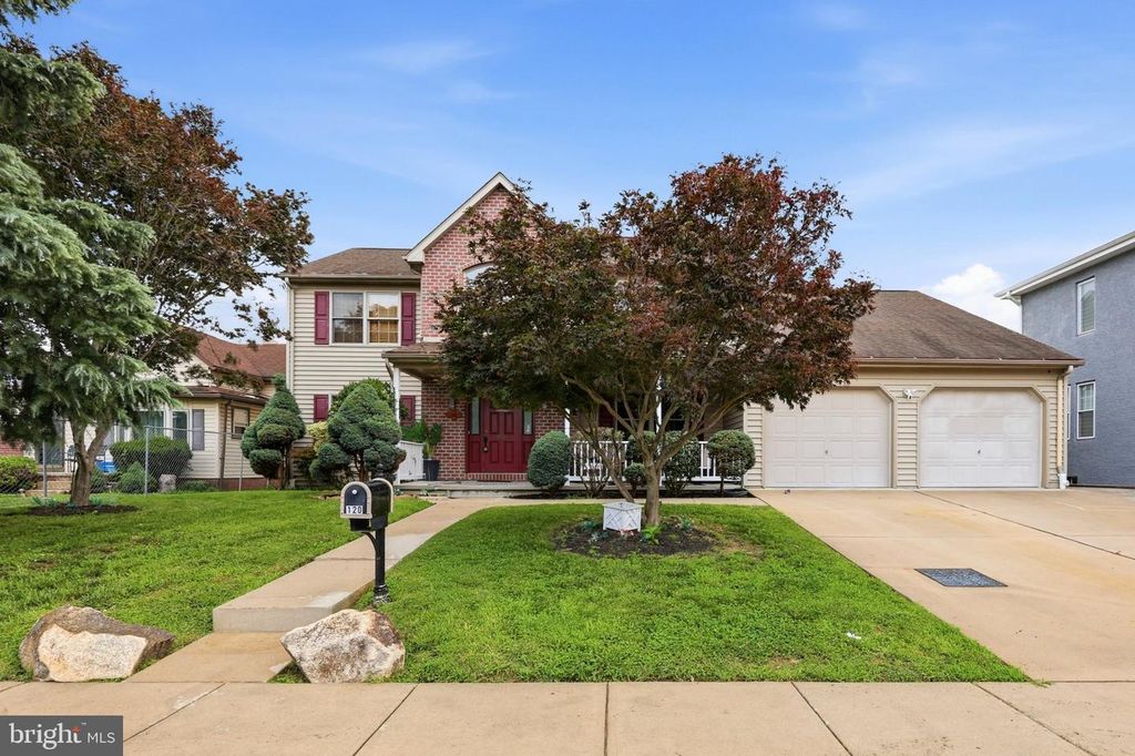 120 E JANSEN AVE, Essington, PA 19029
