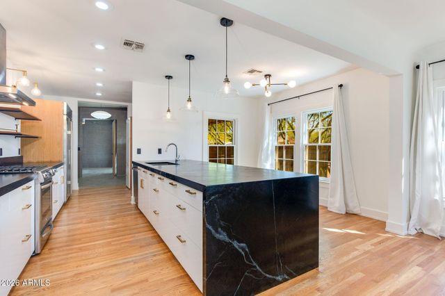 1302 W CULVER Street, Phoenix, AZ 85007