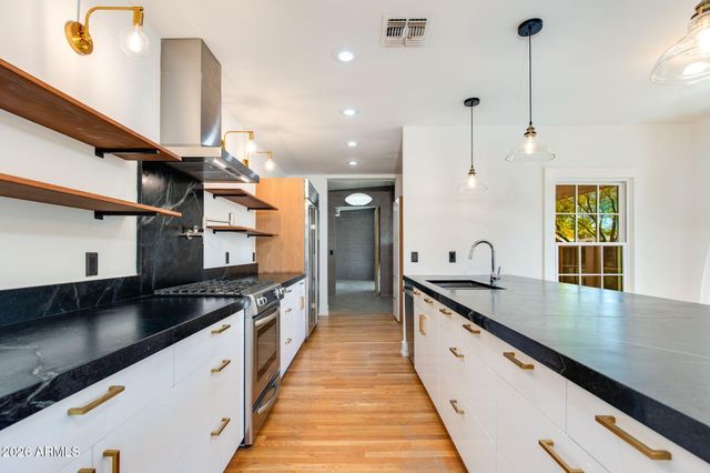 1302 W CULVER Street, Phoenix, AZ 85007